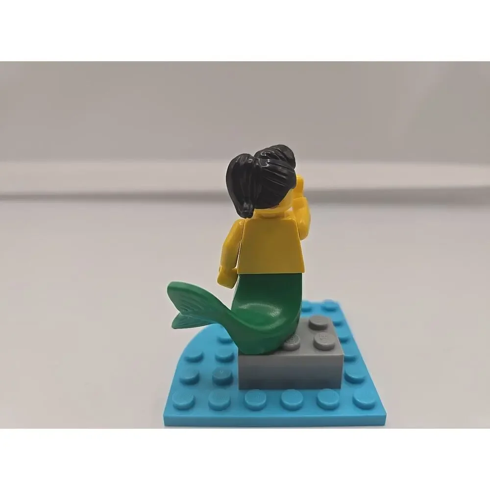 LEGO Minifigures Series 9 Mermaid minifigure 2013 - Picture 2 of 2